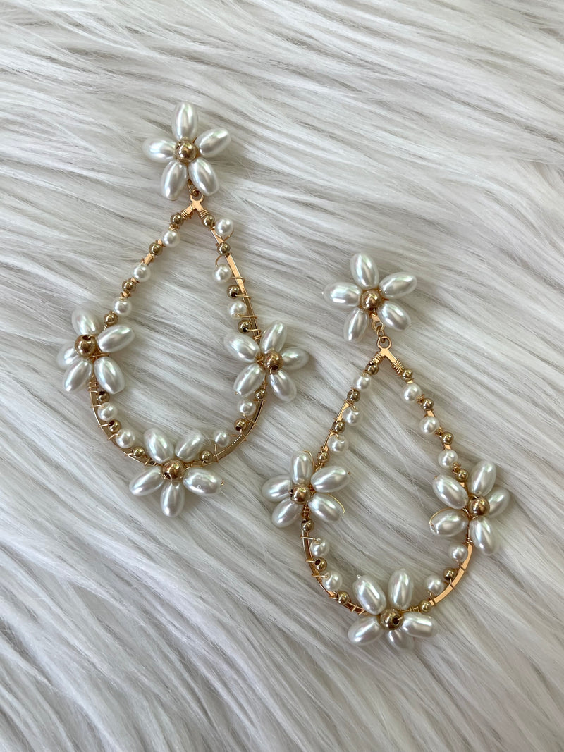 Pearl Flower Teardrop Earring Gold