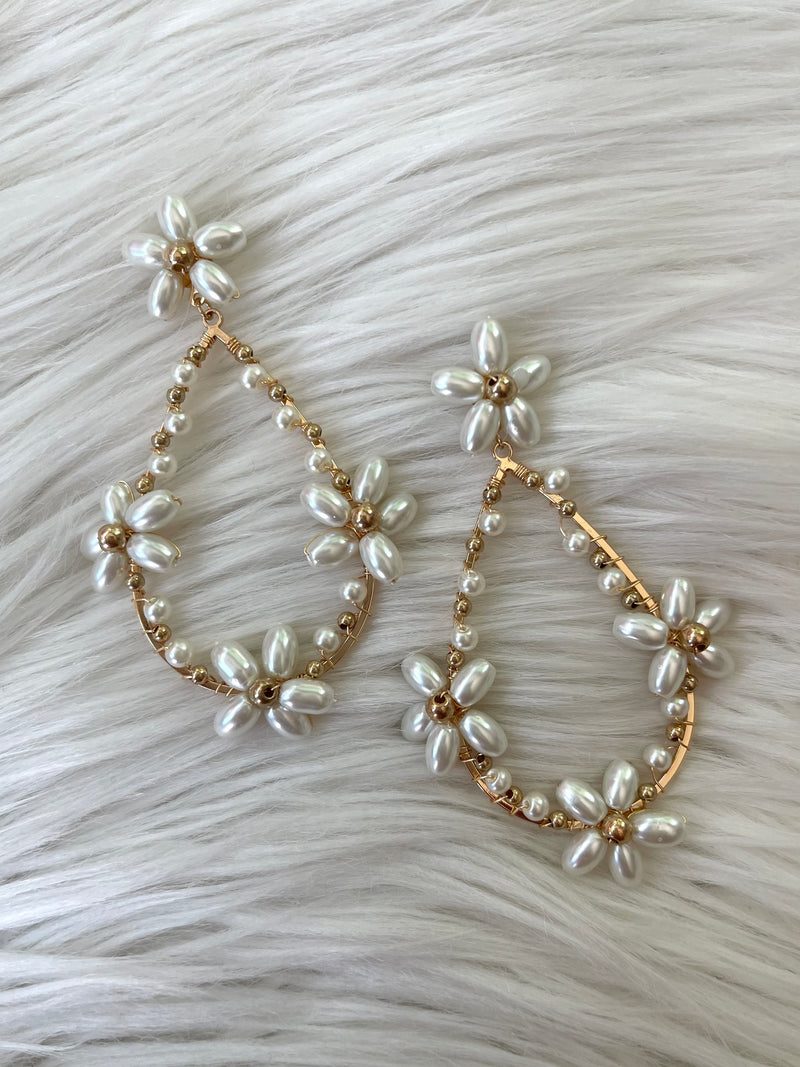 Pearl Flower Teardrop Earring Gold