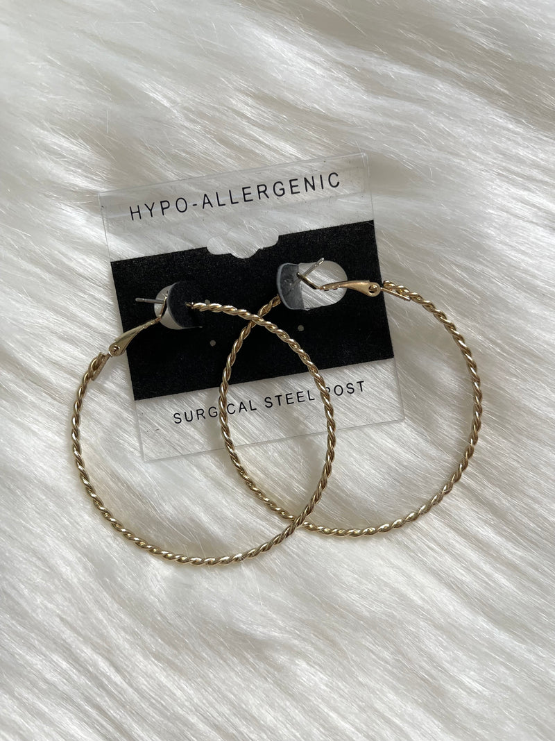 Twist Hoop Earring Gold