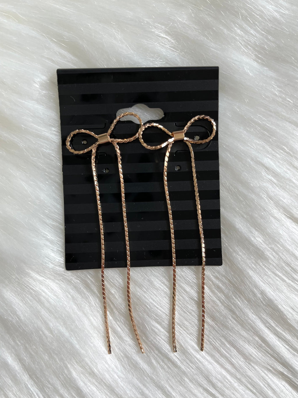 Delicate Long Bow Earring Gold