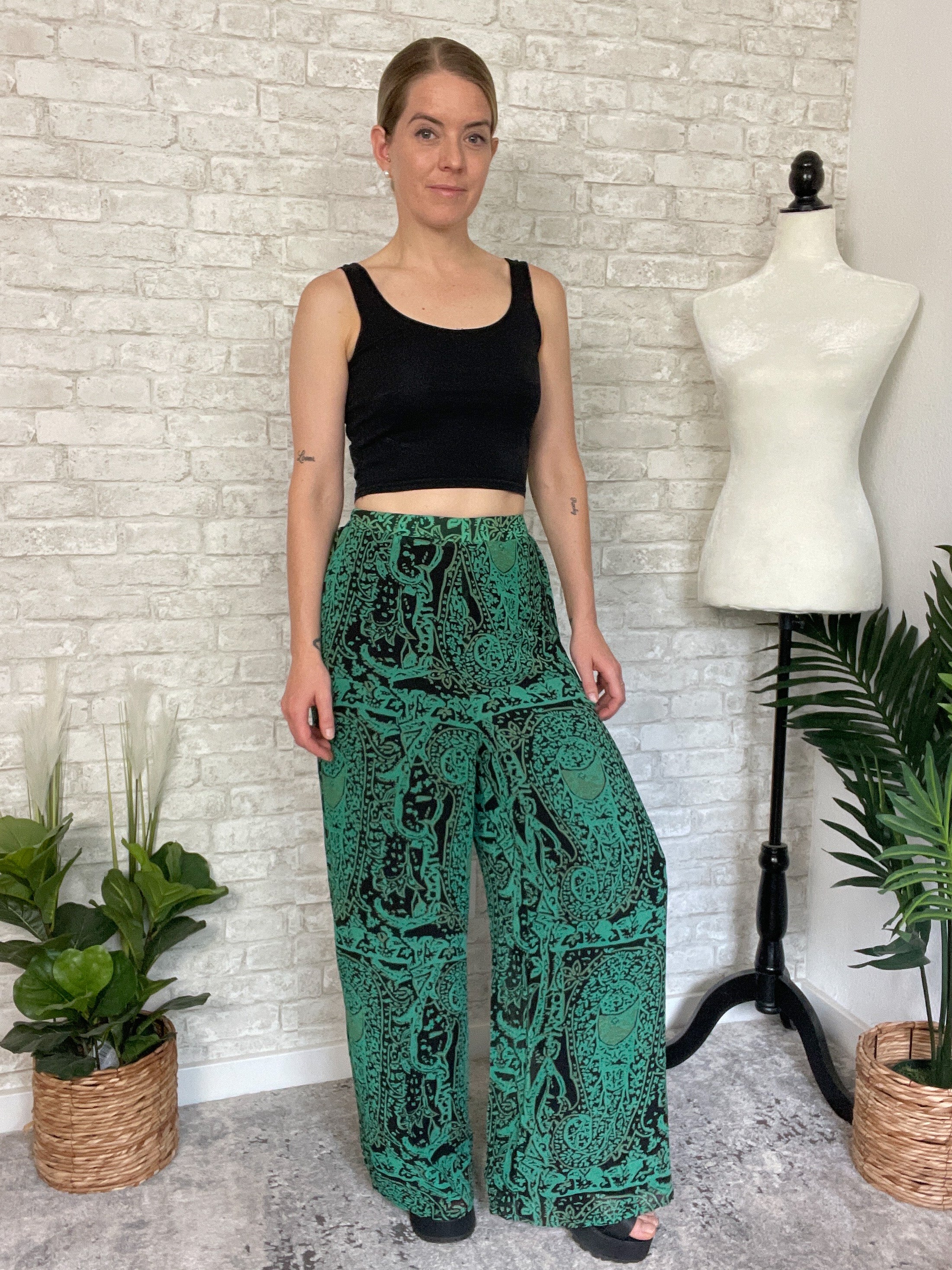 Akira Green Wide Leg Pants – Electric Dream Boutique