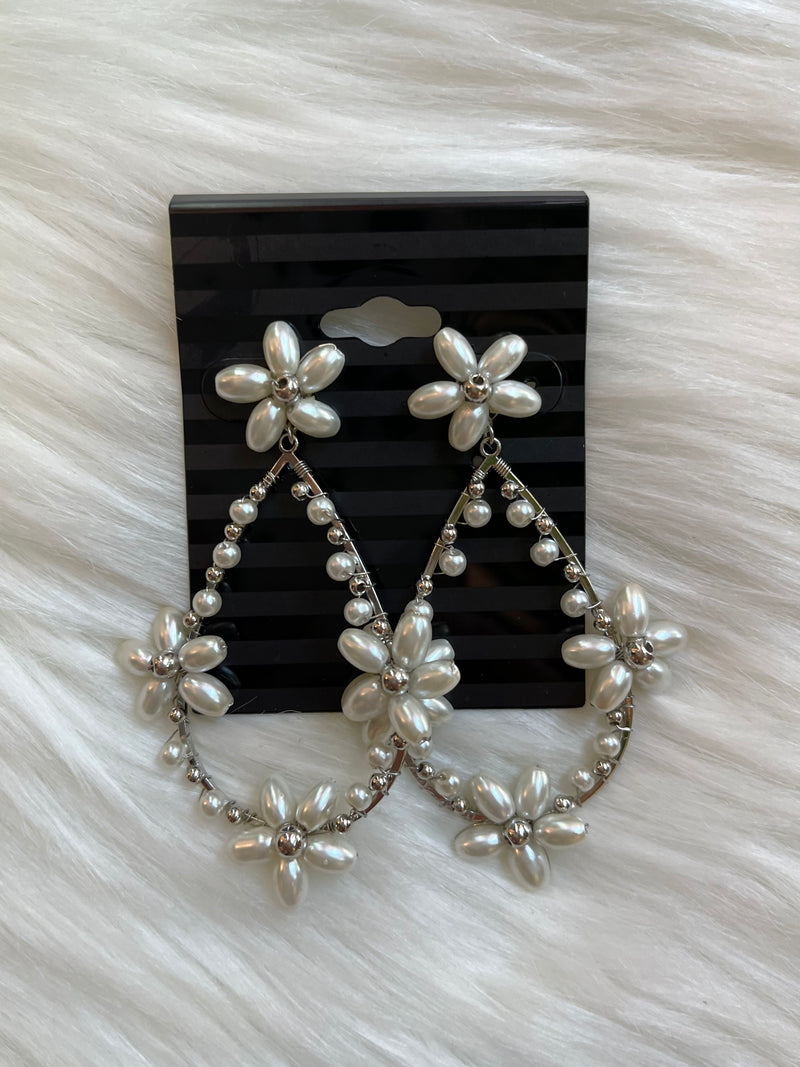 Pearl Flower Teardrop Earring Silver