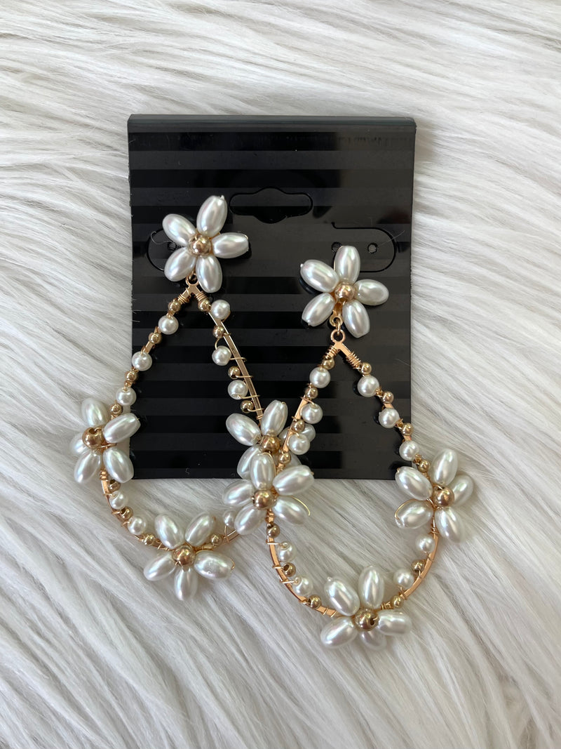 Pearl Flower Teardrop Earring Gold